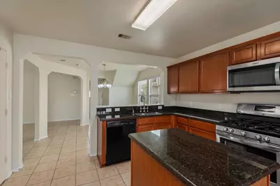 8723 Summerset Meadow Court, Houston, TX 77075 - Photo 9