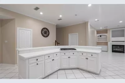 94 E Fairbranch Circle, The Woodlands, TX 77382 - Photo 13