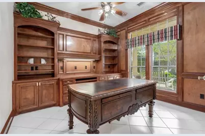 94 E Fairbranch Circle, The Woodlands, TX 77382 - Photo 9