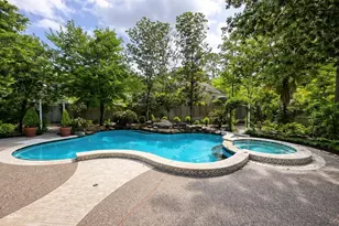94 E Fairbranch Cir, The Woodlands, TX 77382 - Photo 1
