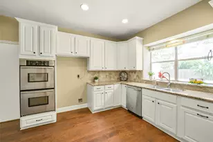 10402 Wagon Trail Rd, Houston, TX 77064 - Photo 9