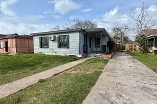 1214 W 5th St, Freeport, TX 77541 - Photo 3