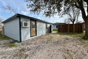 1214 W 5th St, Freeport, TX 77541 - Photo 41