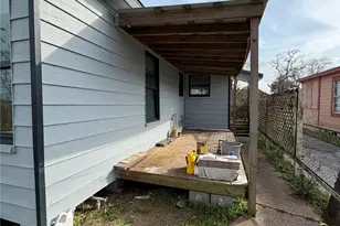 1214 W 5th St, Freeport, TX 77541 - Photo 25