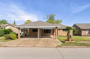 8427 Guinevere St, Houston, TX 77029 - Photo 3