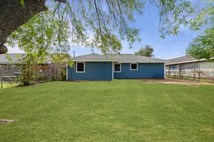 8427 Guinevere St, Houston, TX 77029 - Photo 13