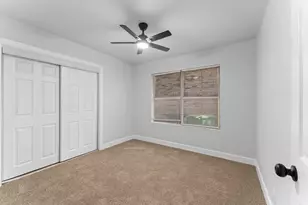 8427 Guinevere St, Houston, TX 77029 - Photo 11