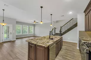 100 Castlegate Ln, Houston, TX 77065 - Photo 9