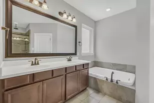 100 Castlegate Ln, Houston, TX 77065 - Photo 19