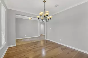 100 Castlegate Ln, Houston, TX 77065 - Photo 5