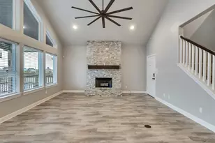 425 Amanda Cir, Tiki Island, TX 77554 - Photo 9