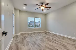 425 Amanda Cir, Tiki Island, TX 77554 - Photo 15