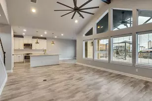 425 Amanda Cir, Tiki Island, TX 77554 - Photo 7
