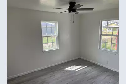 170 Lois Street, Clute, TX 77531 - Photo 11