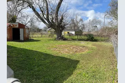 170 Lois Street, Clute, TX 77531 - Photo 19
