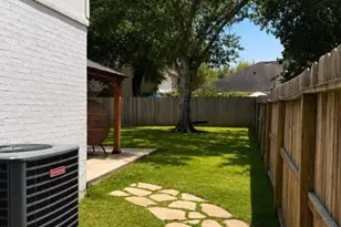 1902 La Salle St, Friendswood, TX 77546 - Photo 3