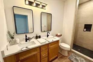 1002 E 33rd St, Houston, TX 77022 - Photo 5