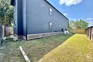 1002 E 33rd St, Houston, TX 77022 - Photo 7