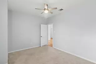 9407 Sea Star Ln, Houston, TX 77365 - Photo 11