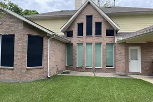 14011 Sandy Springs Ln, Sugar Land, TX 77498 - Photo 5