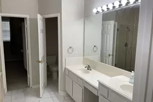 14011 Sandy Springs Ln, Sugar Land, TX 77498 - Photo 15