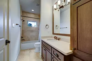 2409 W Morse St, Houston, TX 77019 - Photo 23