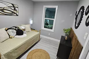 3241 Reeves St, Houston, TX 77004 - Photo 9