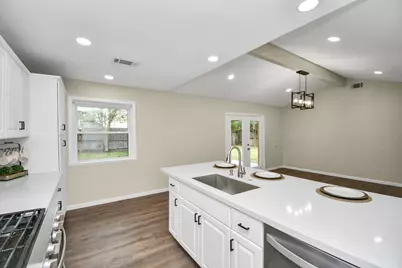 531 Edgebrook Drive, Houston, TX 77034 - Photo 3