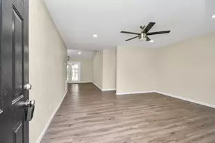 531 Edgebrook Dr, Houston, TX 77034 - Photo 5