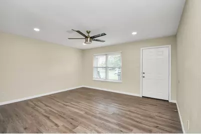 531 Edgebrook Drive, Houston, TX 77034 - Photo 9