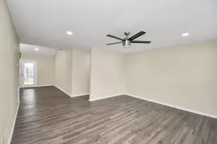 531 Edgebrook Dr, Houston, TX 77034 - Photo 7