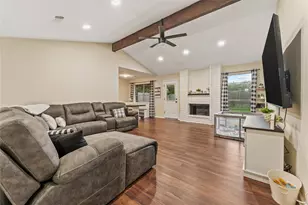 3404 Surrey St, Baytown, TX 77521 - Photo 3