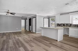 3261 Sherwood Dr, Orange, TX 77632 - Photo 3