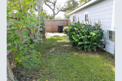 3319 Houston Street, Rosenberg, TX 77471 - Photo 9