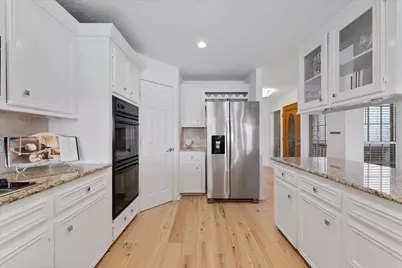 225 Capetown, Conroe, TX 77356 - Photo 17