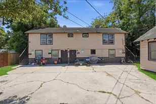 605 E Hunnicutt St, Baytown, TX 77520 - Photo 3