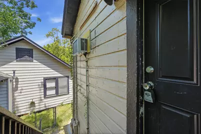 605 E Hunnicutt Street, Baytown, TX 77520 - Photo 15