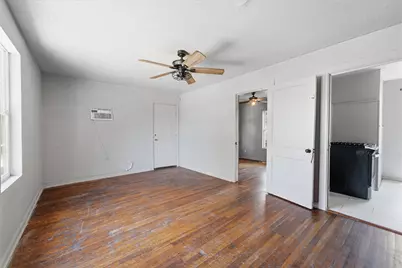 605 E Hunnicutt Street, Baytown, TX 77520 - Photo 17