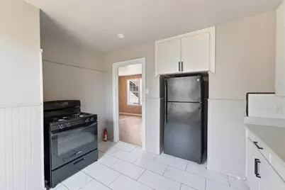 605 E Hunnicutt Street, Baytown, TX 77520 - Photo 11