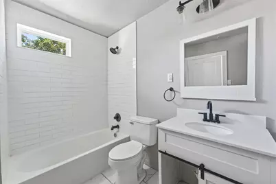 605 E Hunnicutt Street, Baytown, TX 77520 - Photo 9