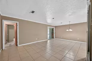 8428 Swiftwater Ln, Houston, TX 77075 - Photo 9