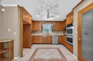 8428 Swiftwater Ln, Houston, TX 77075 - Photo 13