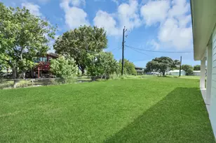 638 Stovall Dr, Palacios, TX 77465 - Photo 41