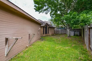1631 Berkoff Dr, Sugar Land, TX 77479 - Photo 27