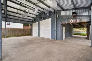221 11th St, Dickinson, TX 77539 - Photo 3