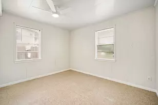 221 11th St, Dickinson, TX 77539 - Photo 15