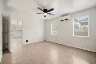221 11th St, Dickinson, TX 77539 - Photo 17