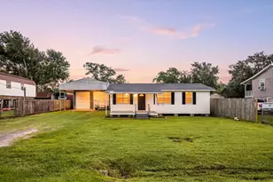 221 11th St, Dickinson, TX 77539 - Photo 31