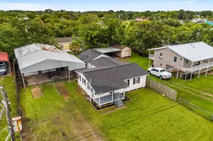 221 11th St, Dickinson, TX 77539 - Photo 23