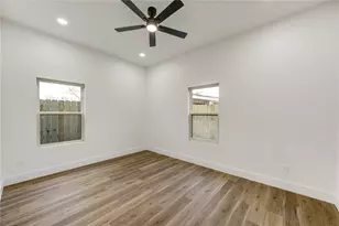 9727 Stedman St, Houston, TX 77029 - Photo 15